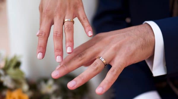 Alianzas de boda diseñadas de manera exclusiva para novios